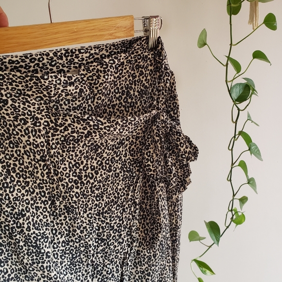 NEW AE American Eagle Leopard Animal Print Wrap Skirt Viscose Small Preppy - Picture 5 of 11